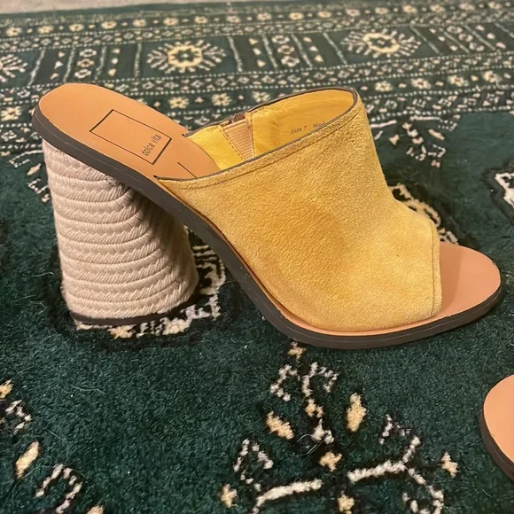 Dolce Vita ‘Alba’ heels - Picture 2 of 3